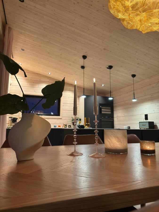 Ekkeroy Lodge - Arctic Living Vadsø Buitenkant foto