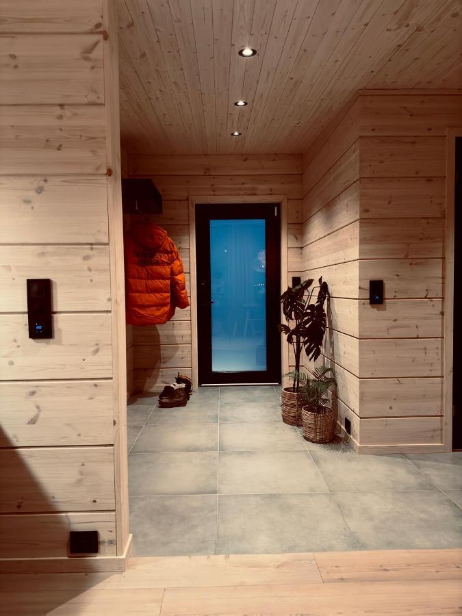 Ekkeroy Lodge - Arctic Living Vadsø Buitenkant foto
