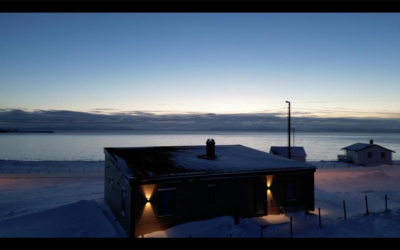 Ekkeroy Lodge - Arctic Living Vadsø Buitenkant foto