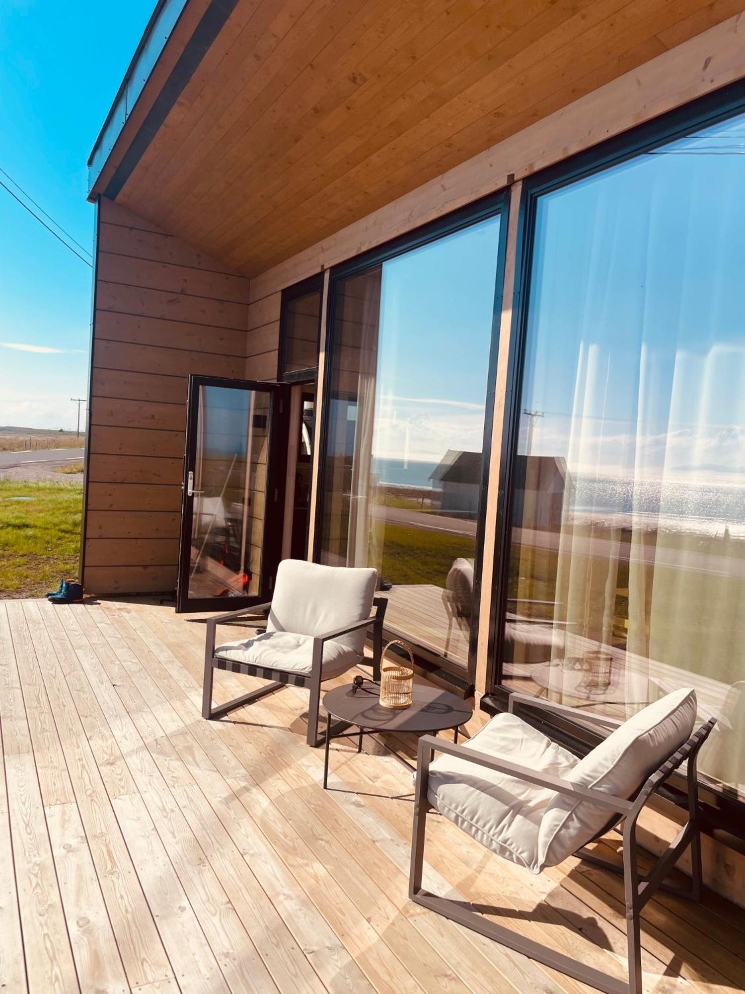 Ekkeroy Lodge - Arctic Living Vadsø Buitenkant foto