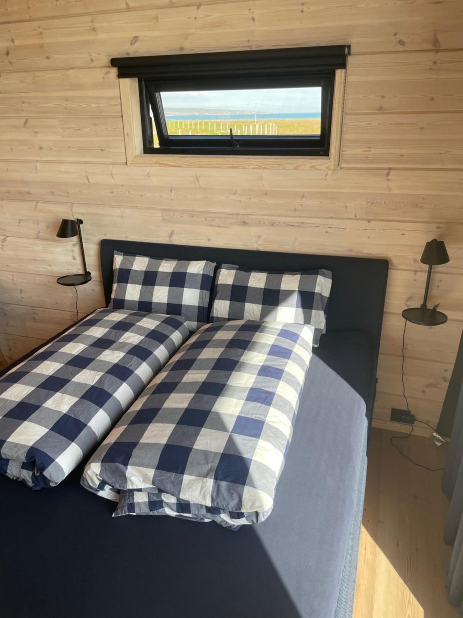 Ekkeroy Lodge - Arctic Living Vadsø Buitenkant foto
